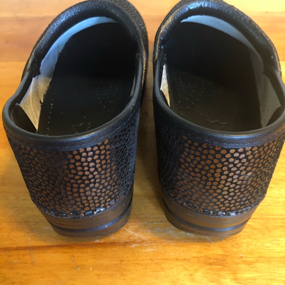 Dansko Metallic studded clogs - Picture 3 of 7